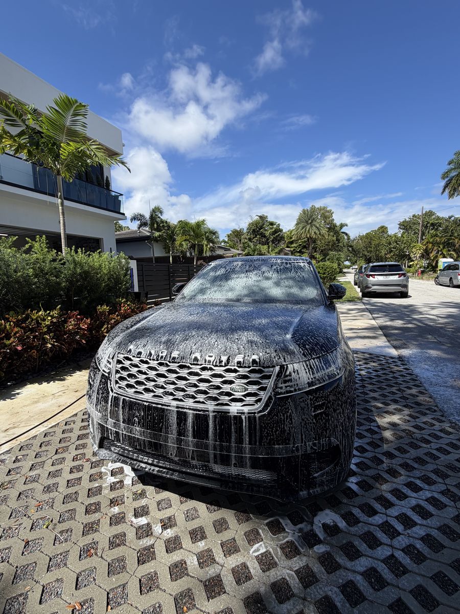 Range Rover Velar covered in foam during the wash